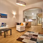 D20 | Apartman *